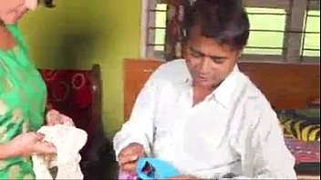 Indian Aged Sales Executive Showing Undergarments To Hot indian Housewife video - Wowmoyback