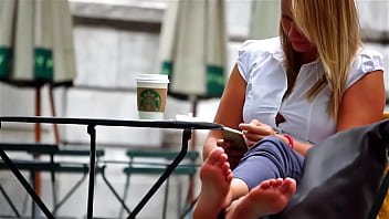 Cams4free.net - Blonde Candid Soles at Starbucks
