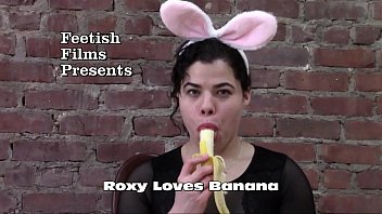 Roxy Loves Banana